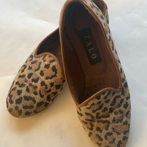 Zalo needlepoint tapestry leopard loafers flats size 7.5